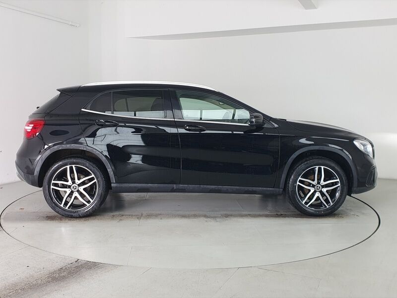 More views of Mercedes-Benz GLA