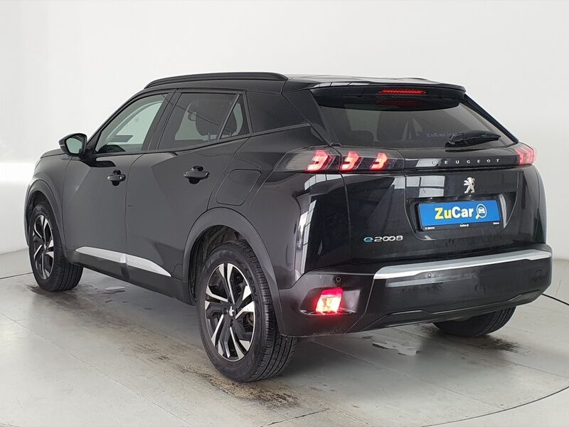 More views of Peugeot 2008