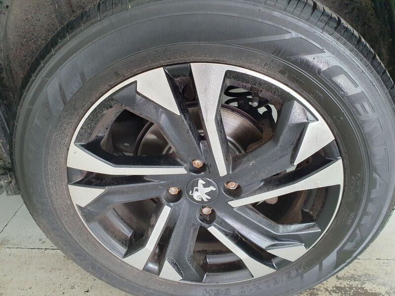 More views of Peugeot 2008