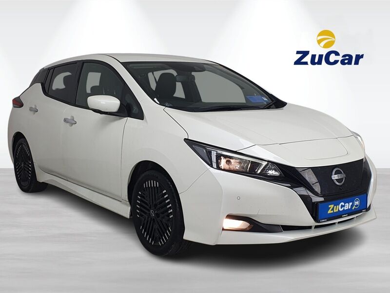More views of Nissan Leaf
