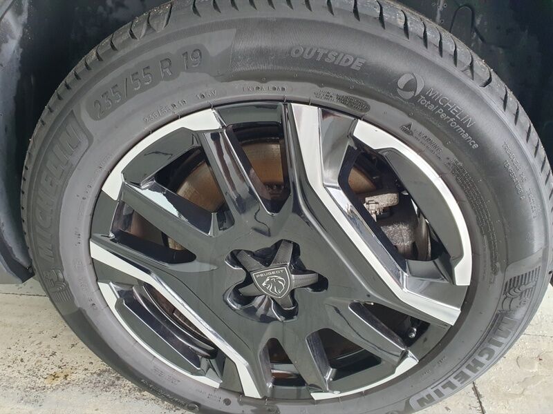 More views of Peugeot 3008