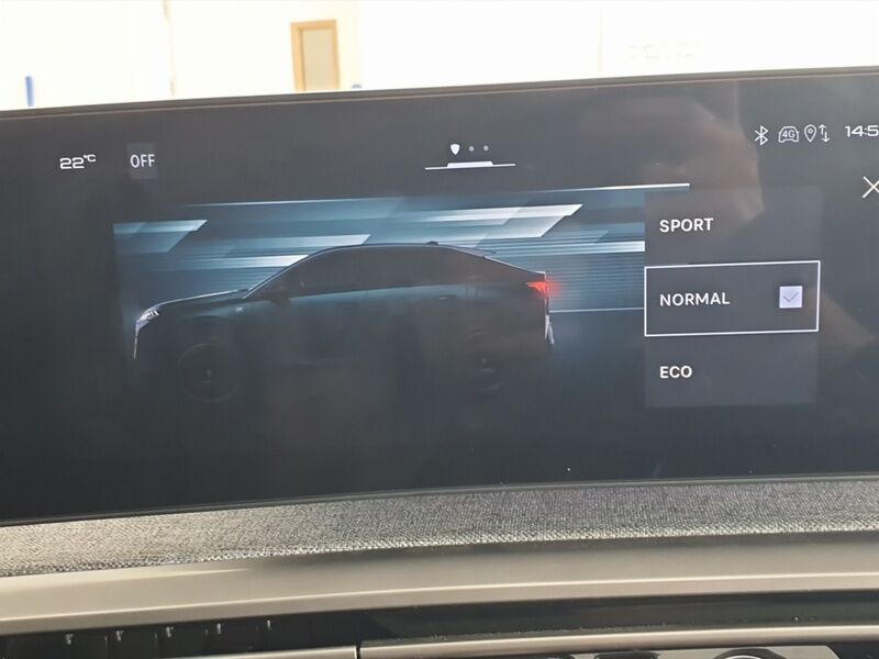 More views of Peugeot 3008