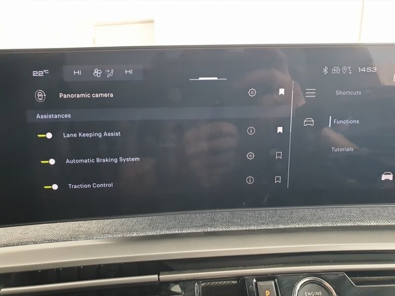 More views of Peugeot 3008