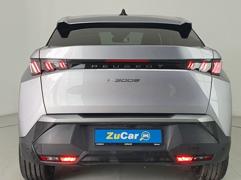 More views of Peugeot 3008