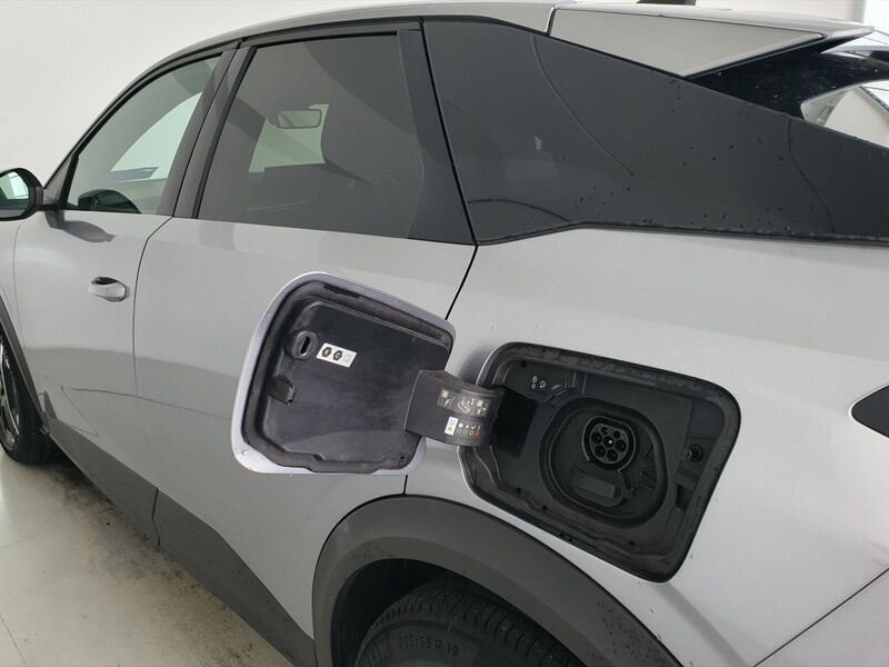 More views of Peugeot 3008
