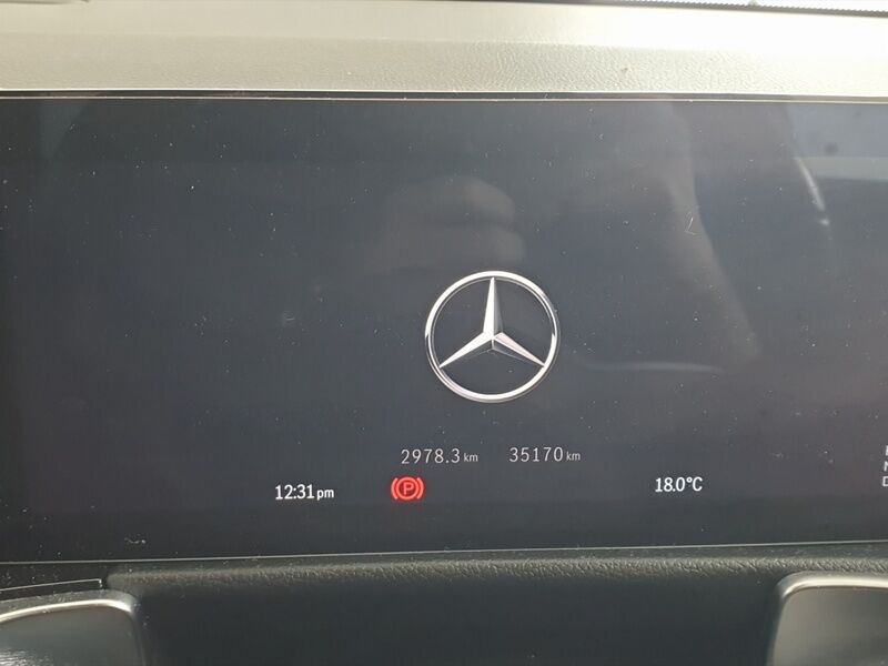 More views of Mercedes-Benz EQB