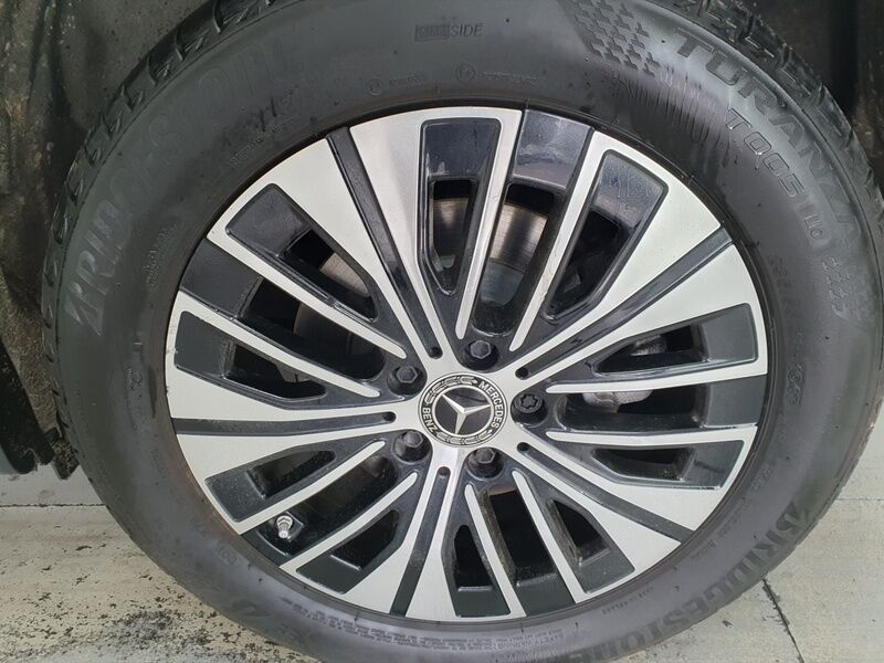 More views of Mercedes-Benz EQB