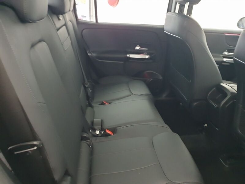 More views of Mercedes-Benz EQB