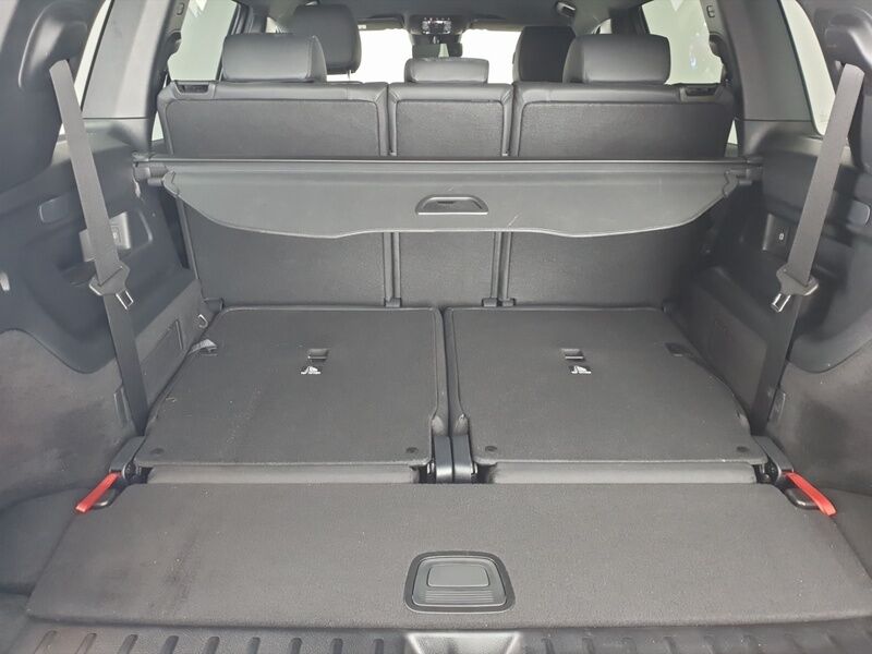 More views of Mercedes-Benz EQB