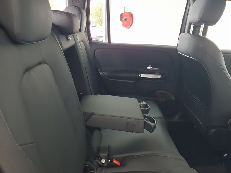 More views of Mercedes-Benz EQB