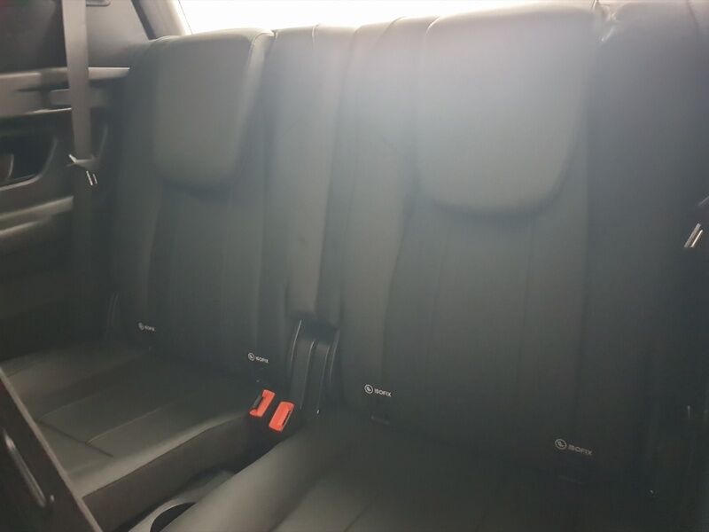 More views of Mercedes-Benz EQB