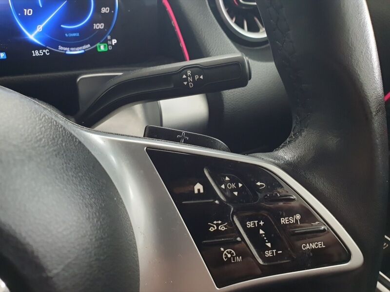 More views of Mercedes-Benz EQB