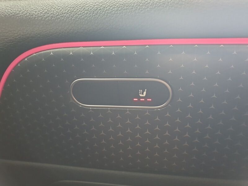 More views of Mercedes-Benz EQB