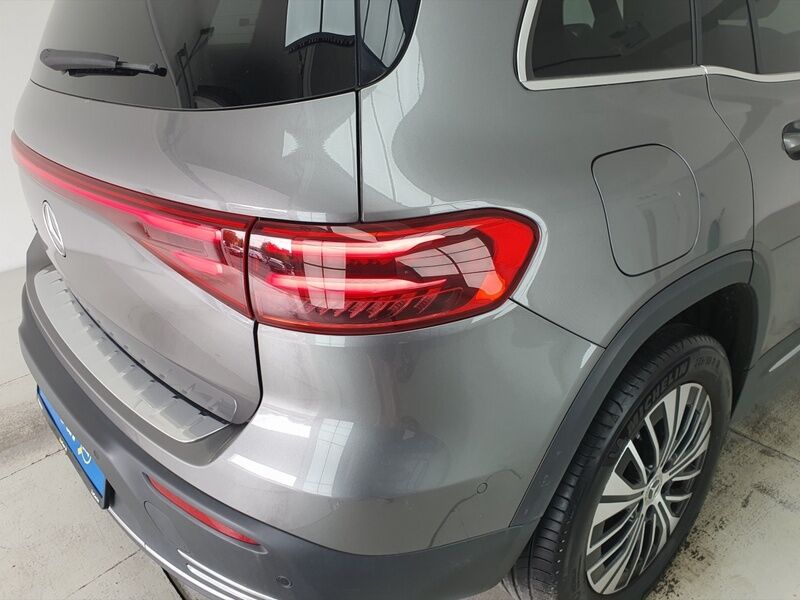 More views of Mercedes-Benz EQB