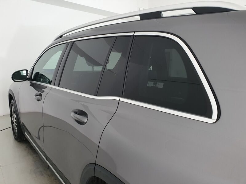 More views of Mercedes-Benz EQB