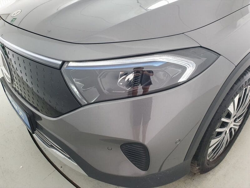 More views of Mercedes-Benz EQB