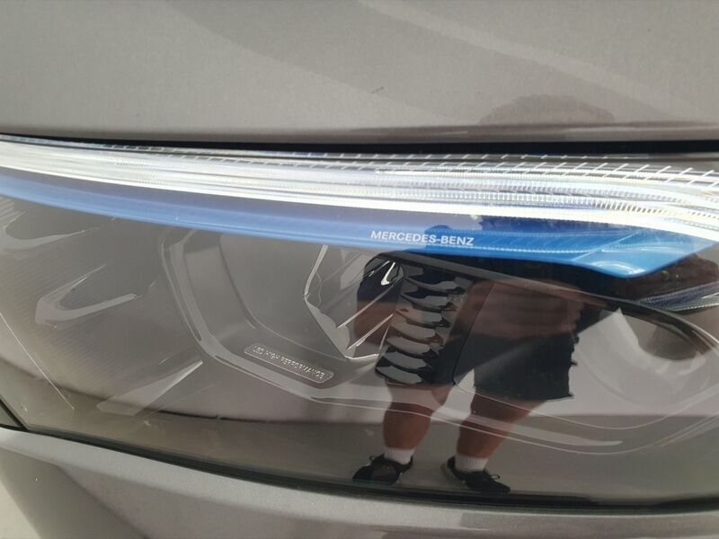 More views of Mercedes-Benz EQB