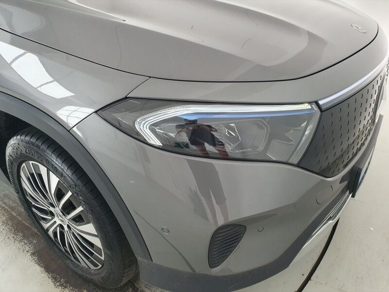 More views of Mercedes-Benz EQB