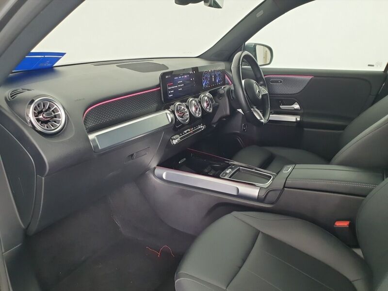 More views of Mercedes-Benz EQB