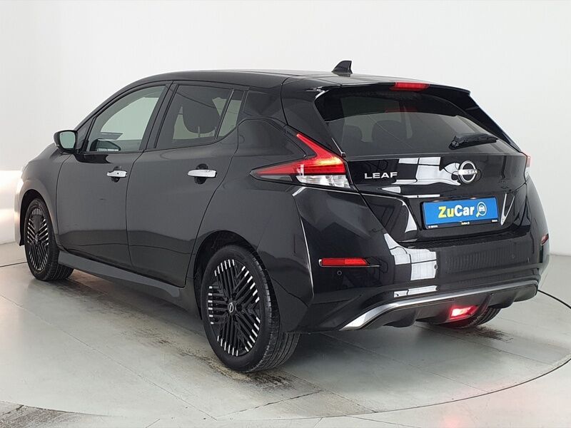 More views of Nissan Leaf