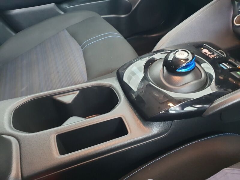 More views of Nissan Leaf