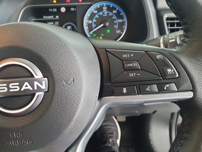More views of Nissan Leaf