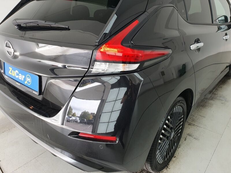 More views of Nissan Leaf