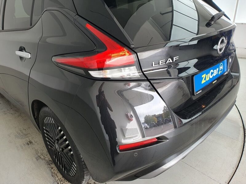 More views of Nissan Leaf
