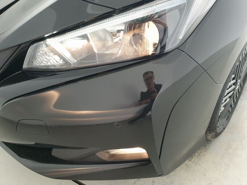 More views of Nissan Leaf