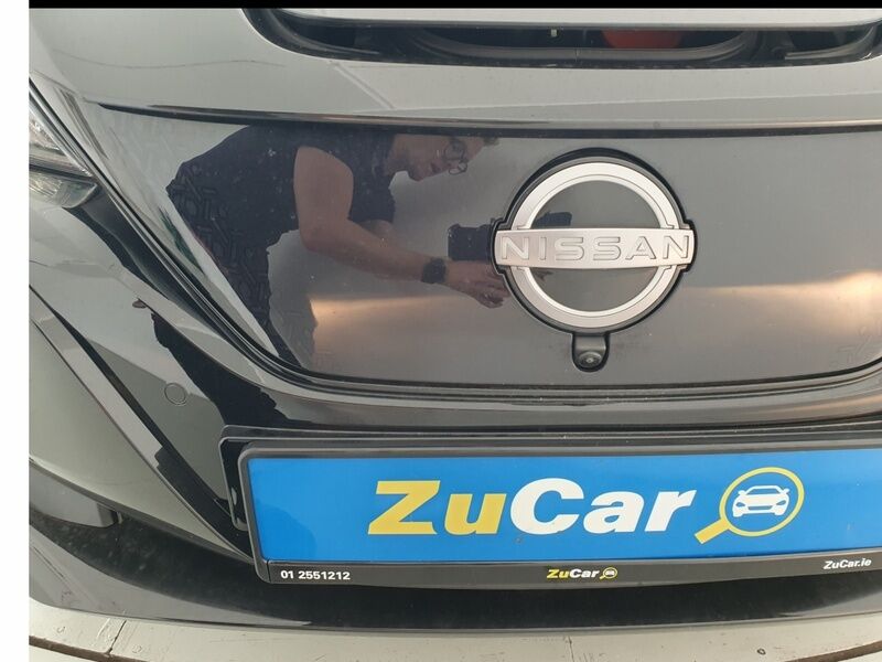 More views of Nissan Leaf