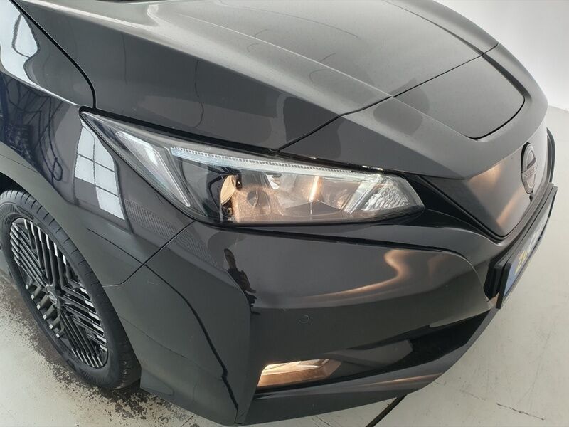 More views of Nissan Leaf
