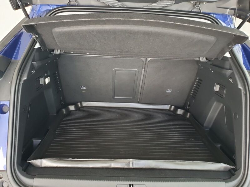 More views of Peugeot 3008