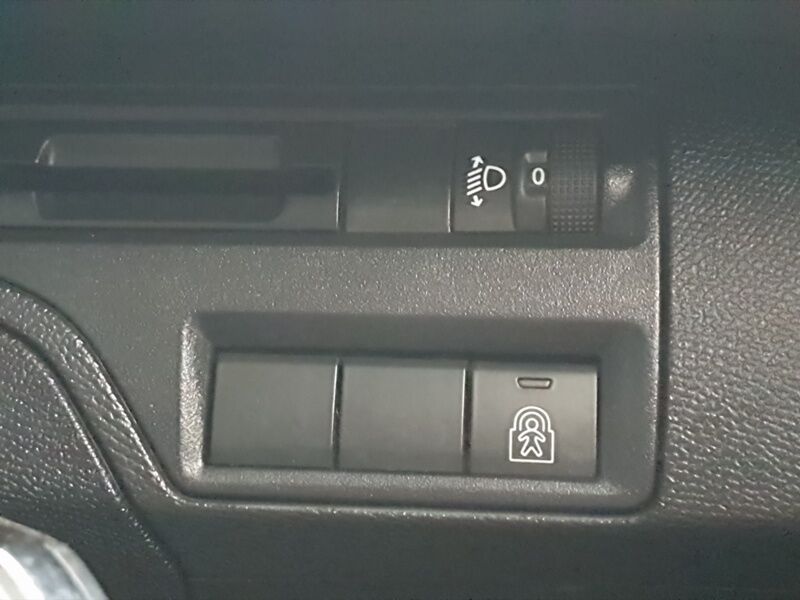 More views of Peugeot 3008