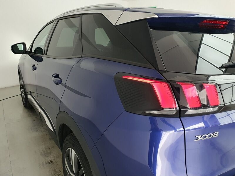 More views of Peugeot 3008