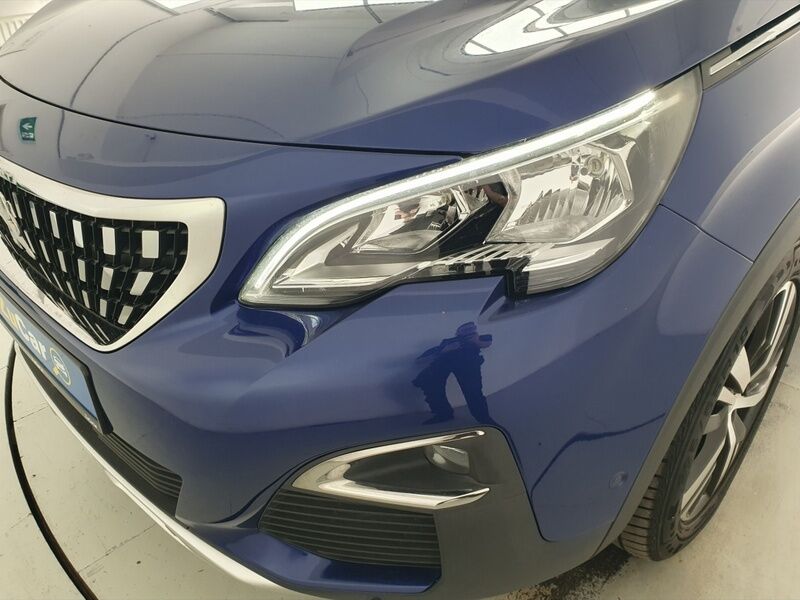 More views of Peugeot 3008
