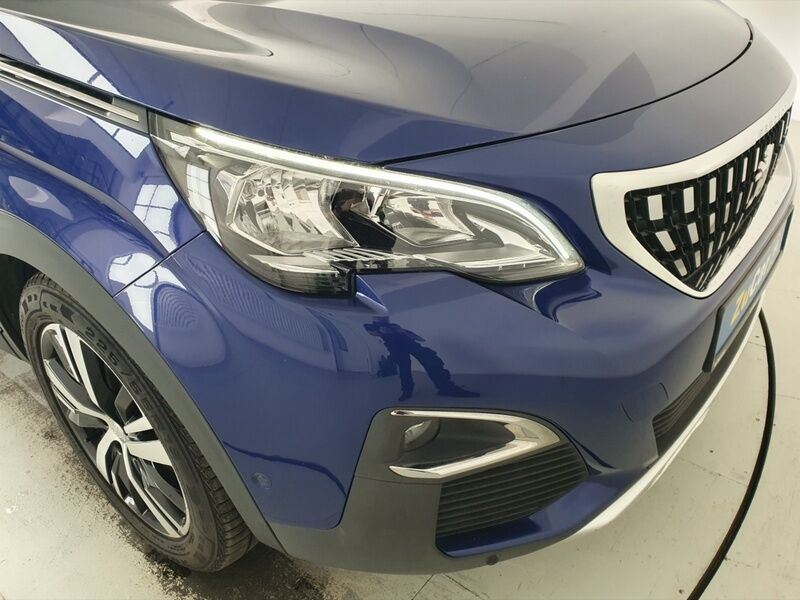 More views of Peugeot 3008