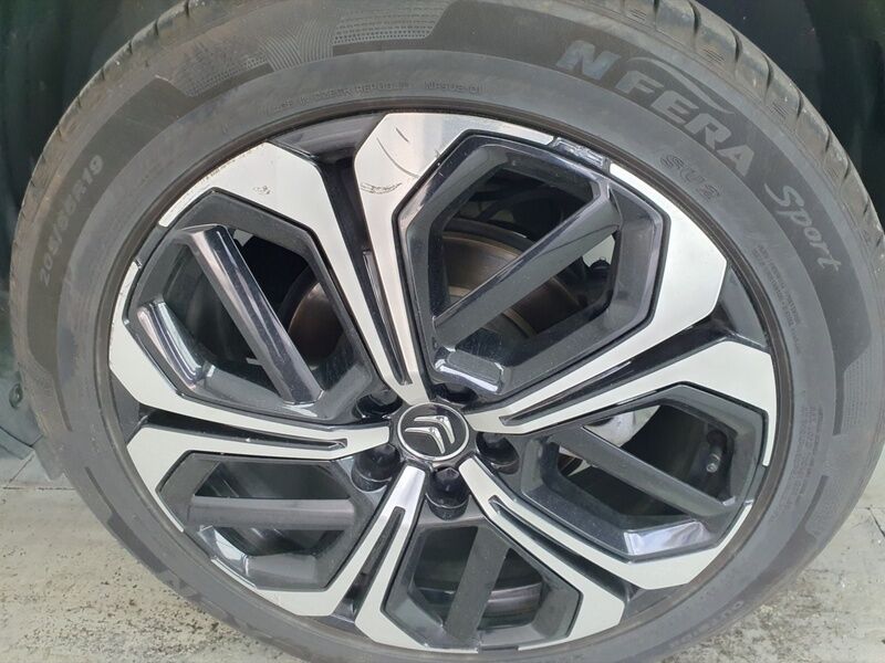 More views of Citroen C5 X