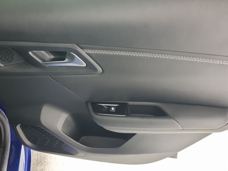 More views of Citroen C5 X
