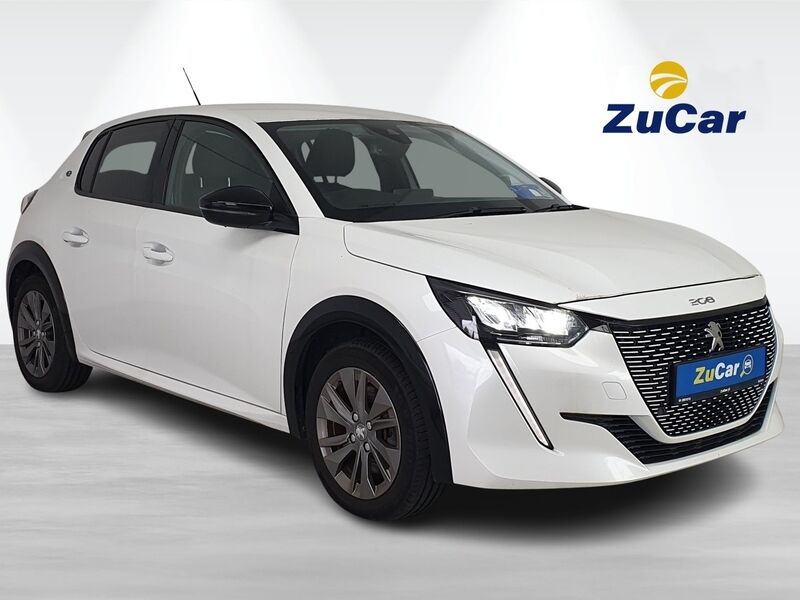 More views of Peugeot 208