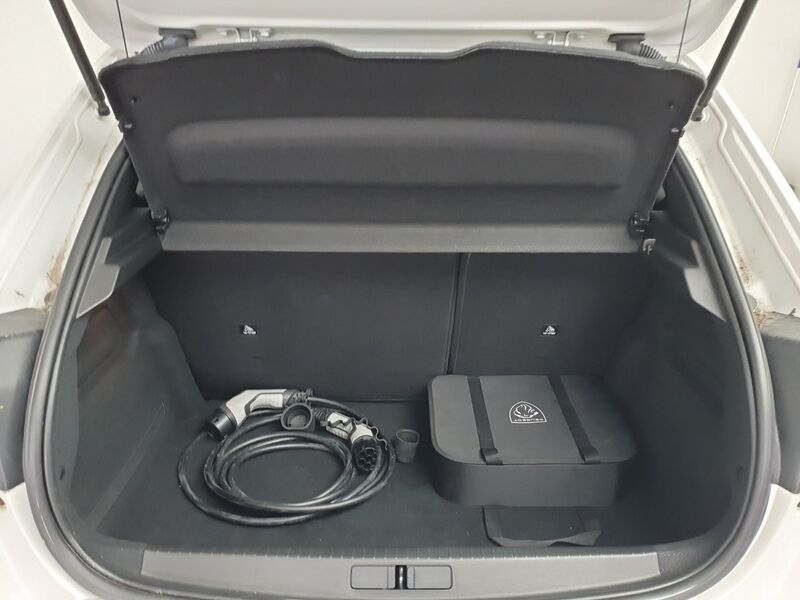 More views of Peugeot 208