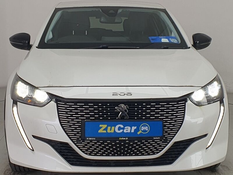 More views of Peugeot 208