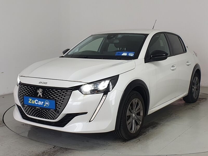 More views of Peugeot 208