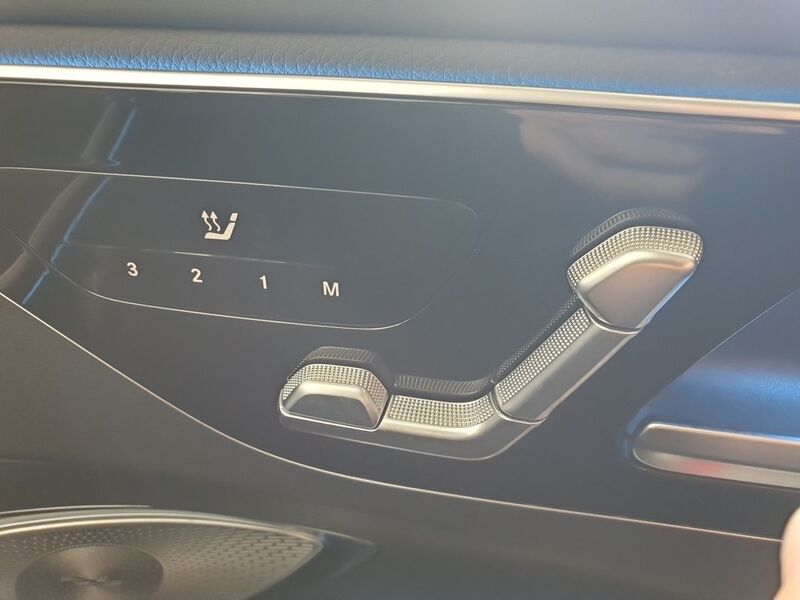 More views of Mercedes-Benz 300