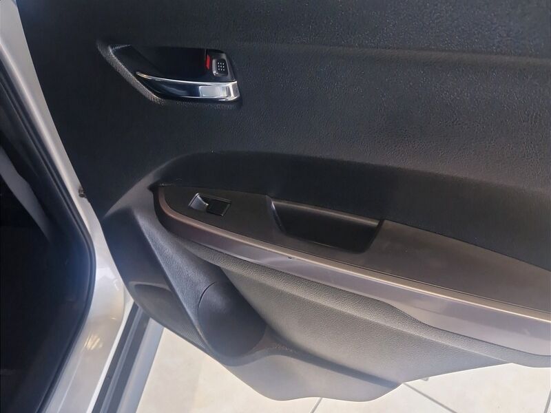 More views of Suzuki Vitara