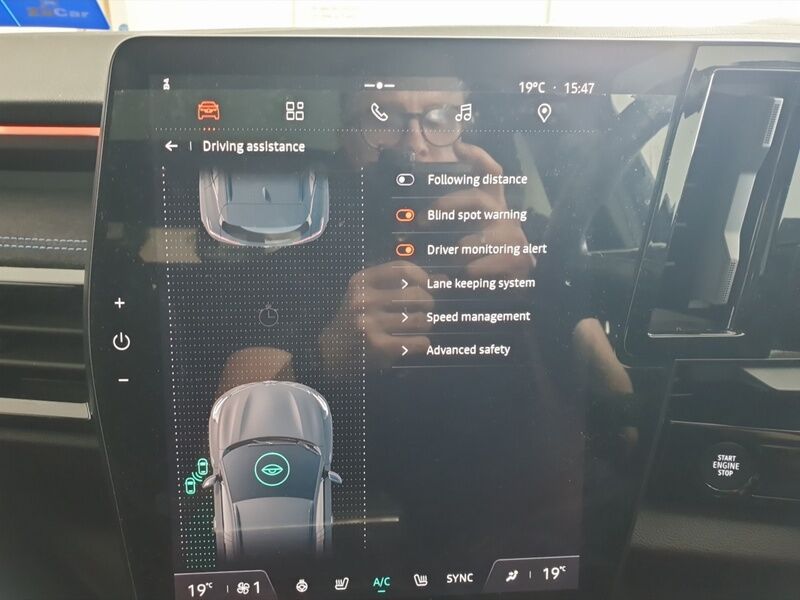 More views of Renault Austral