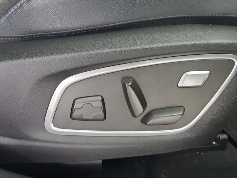More views of Renault Austral