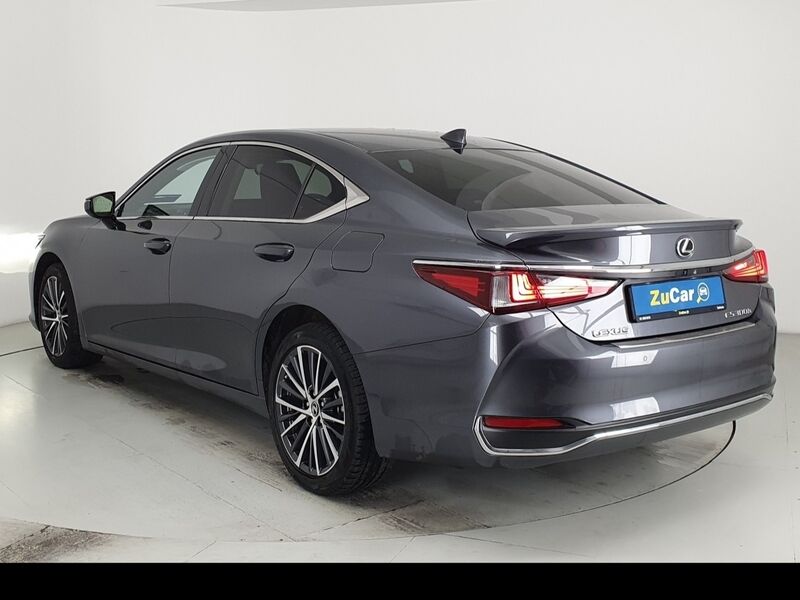 More views of Lexus ES