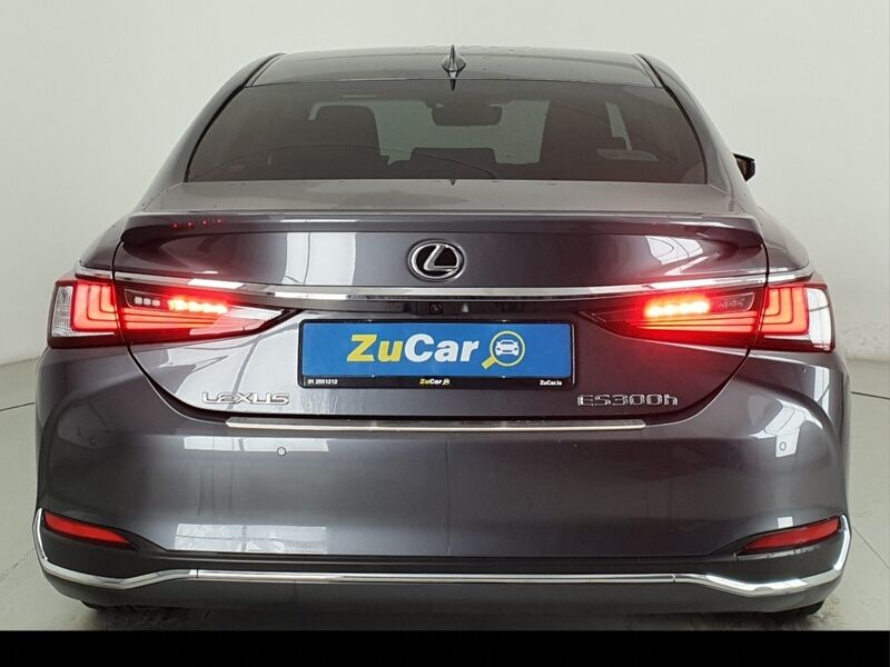 More views of Lexus ES