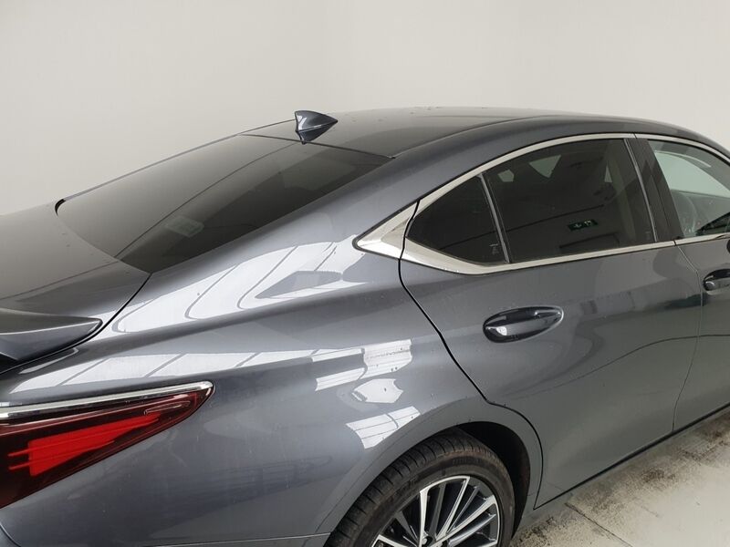More views of Lexus ES