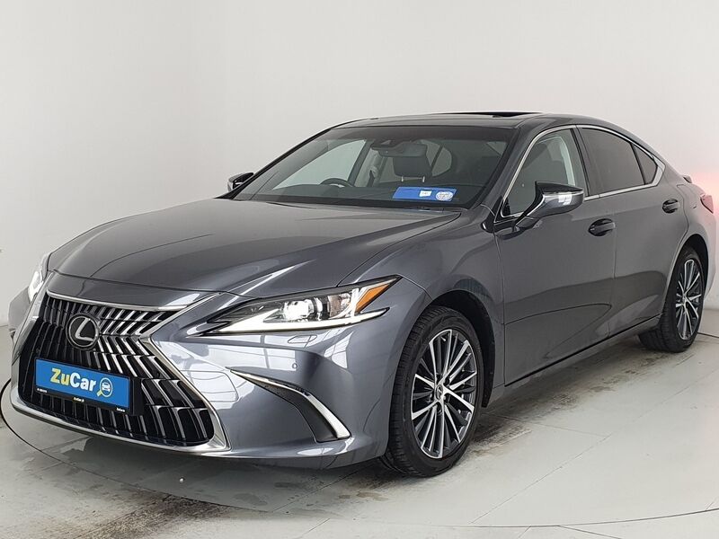 More views of Lexus ES